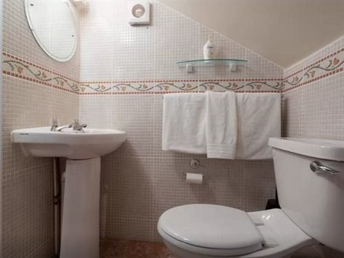 Anbelle Lodge Galway Buitenkant foto